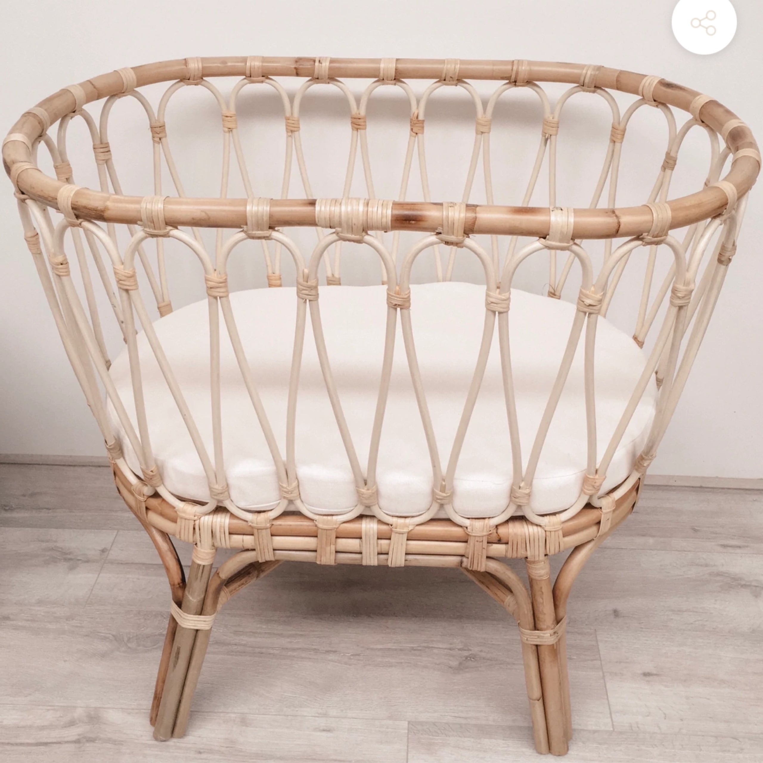 Wicker baby bassinet online